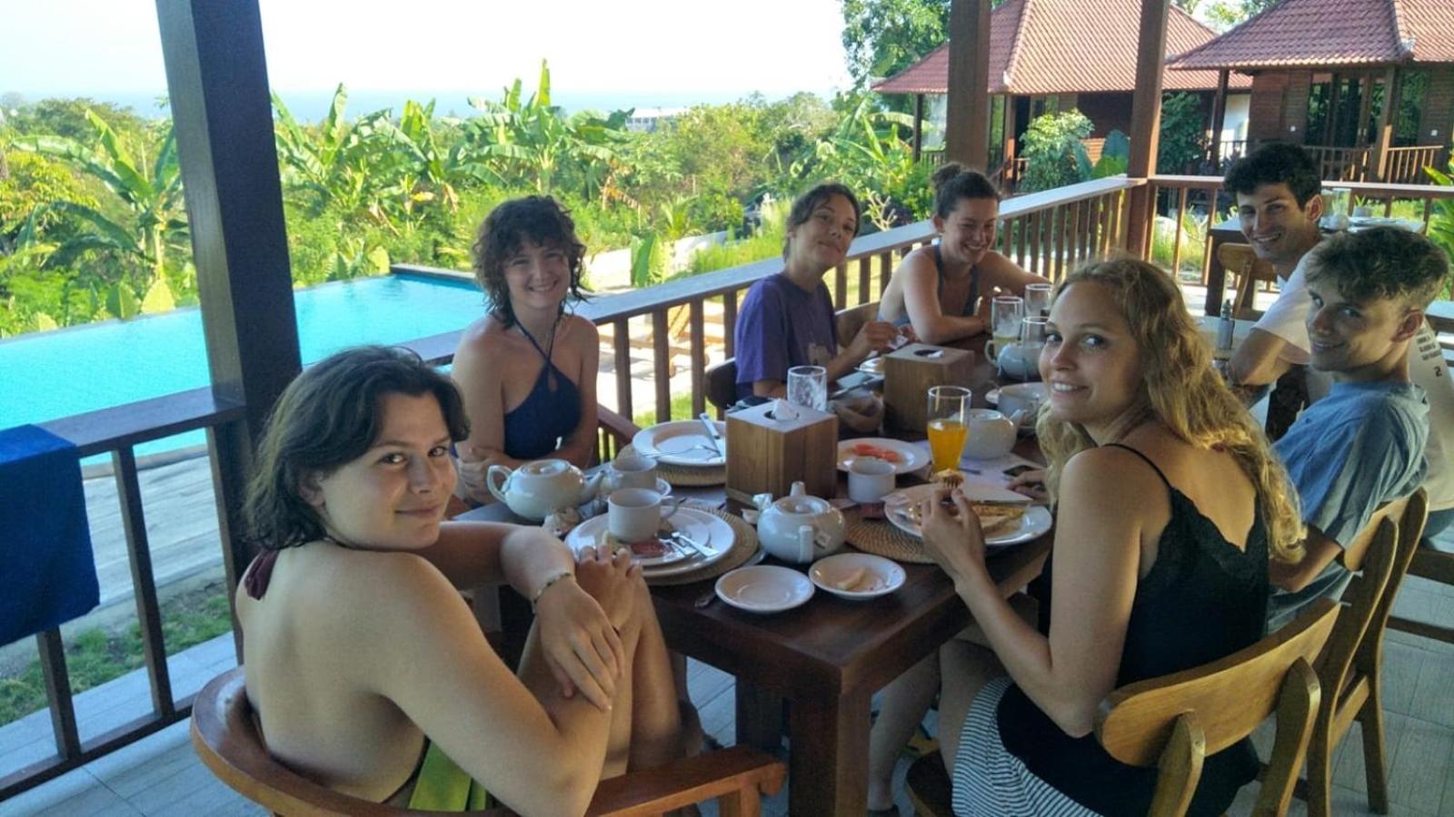 Hotel Sunset Hill Lembongan Exterior foto